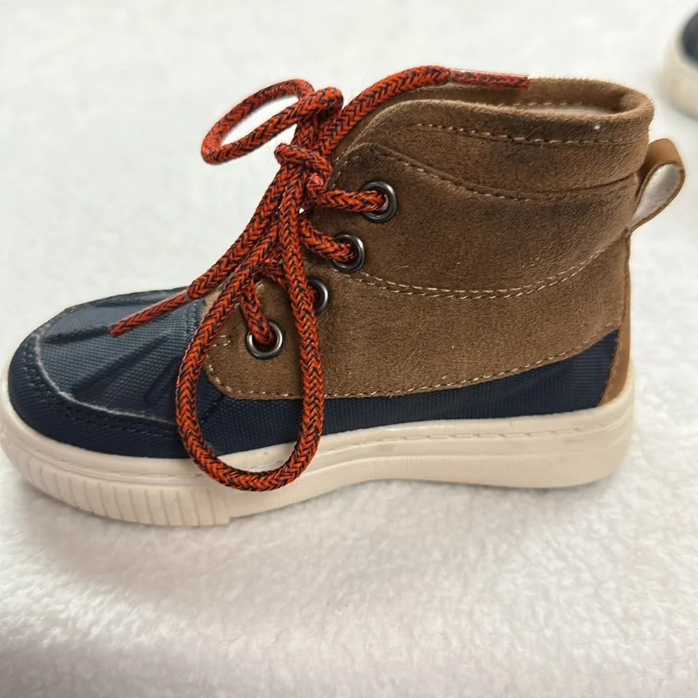 Oshkosh B’gosh Toddler Boy Lace-up Duck Boots Size 6 Used
